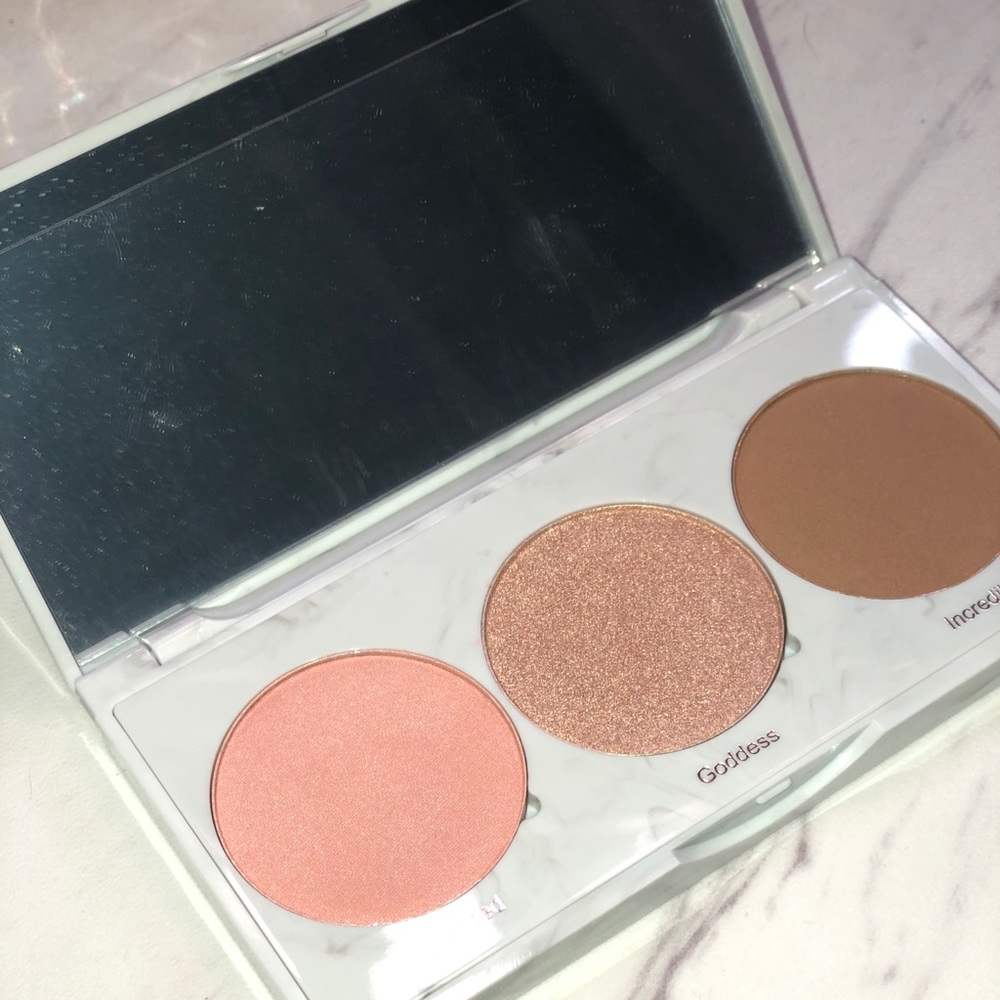 Realher Blush & Contour Pallet